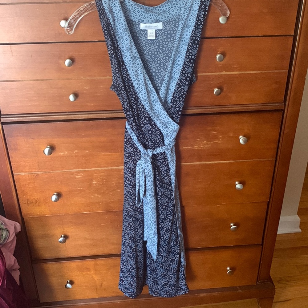 Motherhood Maternity Wrap Dress. Macys. Size Medium